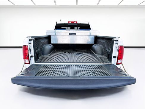 Used 2018 RAM 1500 Big Horn RWD image 16