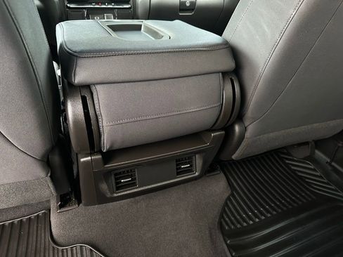 Used 2020 Chevrolet Silverado 1500 Custom w/ Custom Convenience Package image 22