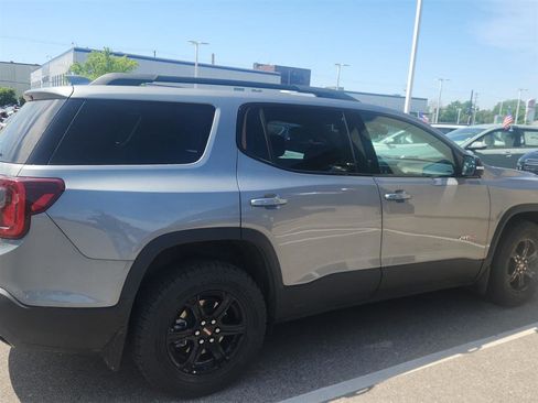 Used 2023 GMC Acadia AT4 w/ Technology Package AWD/4WD image 4