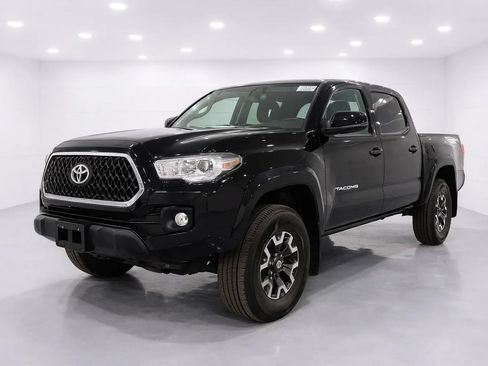 Used 2019 Toyota Tacoma TRD Off-Road AWD/4WD image 2