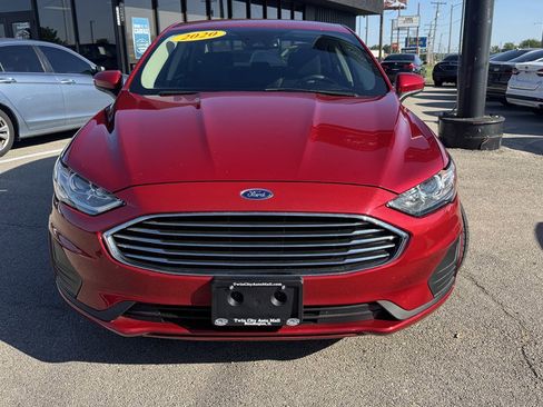 Used 2020 Ford Fusion SE FWD image 3