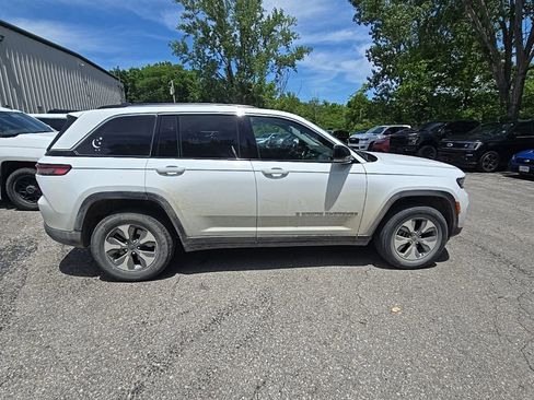 Used 2022 Jeep Grand Cherokee Limited 4xe w/ Luxury Tech Group II AWD/4WD image 9