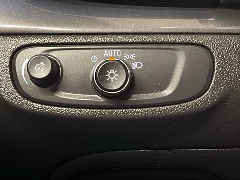 Used 2020 Buick Encore Preferred FWD image 15