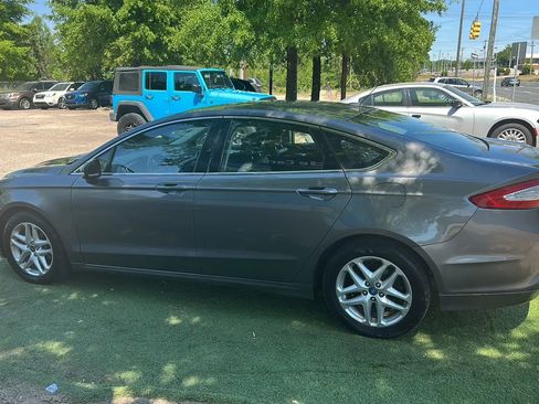 Used 2013 Ford Fusion SE image 5