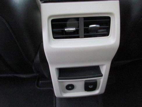 Certified 2024 Ford Edge Titanium AWD/4WD image 29