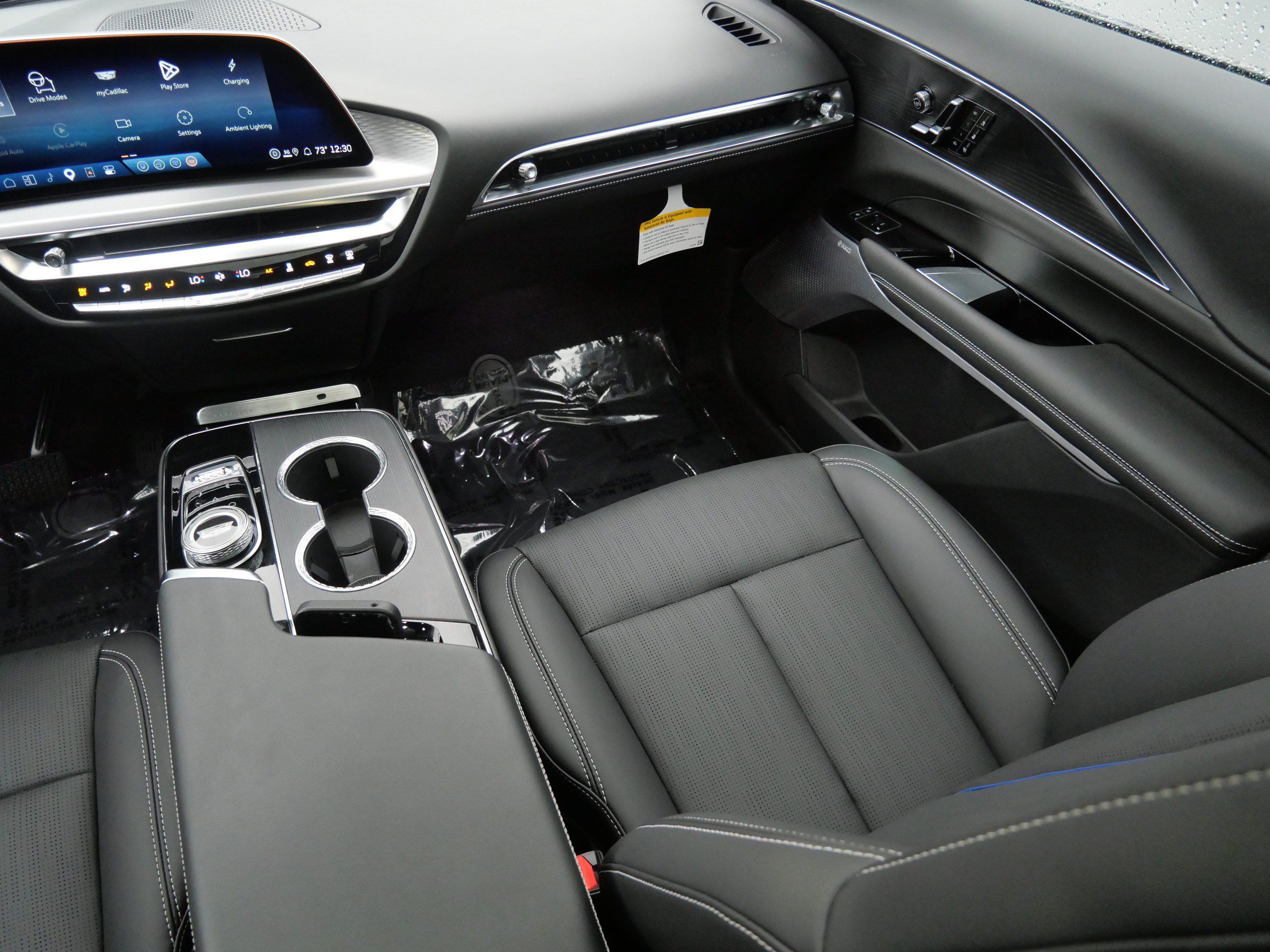 Used 2026 Cadillac Lyriq Premium Sport w/ LPO, Floor Liner Package AWD/4WD image 11