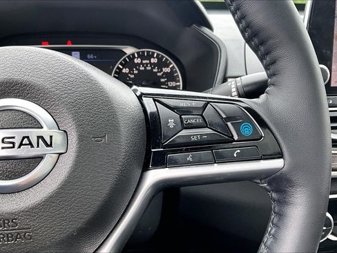 Used 2021 Nissan Altima 2.5 SL AWD/4WD image 12