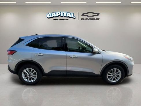 Used 2020 Ford Escape SE image 6