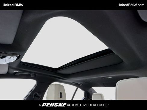 Used 2024 BMW 530i w/ Convenience Package RWD image 12