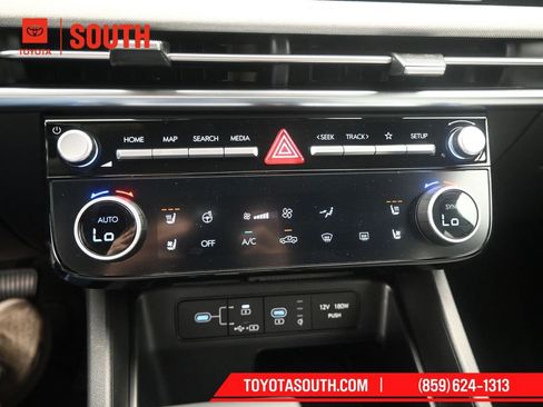 Used 2025 Hyundai Santa Cruz Limited AWD/4WD image 21