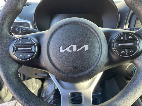 Used 2025 Kia Soul LX w/ LX Technology Package image 25