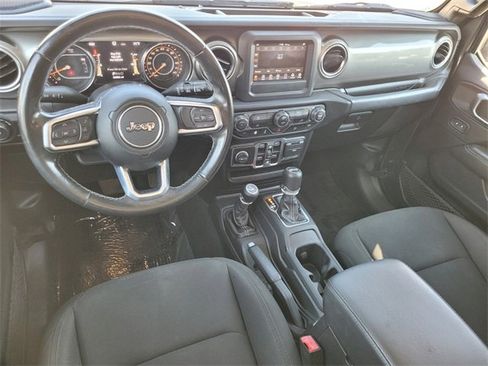 Used 2020 Jeep Wrangler Unlimited Sahara image 10