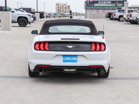 Used 2022 Ford Mustang Convertible RWD image 7