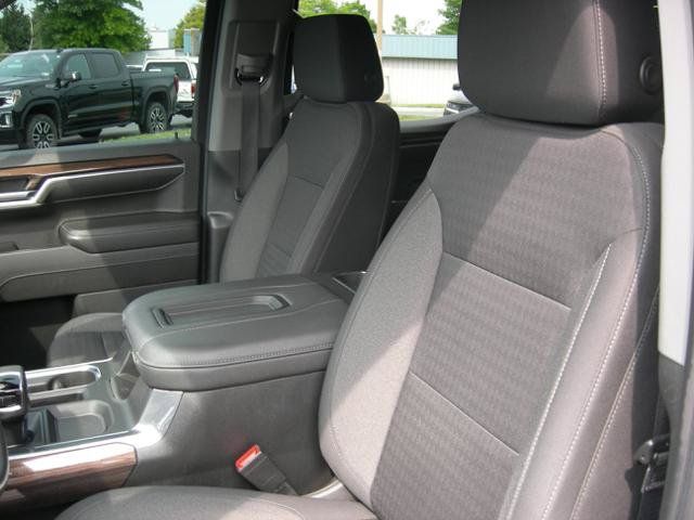 Used 2022 Chevrolet Silverado 1500 RST w/ Redline Edition AWD/4WD image 11