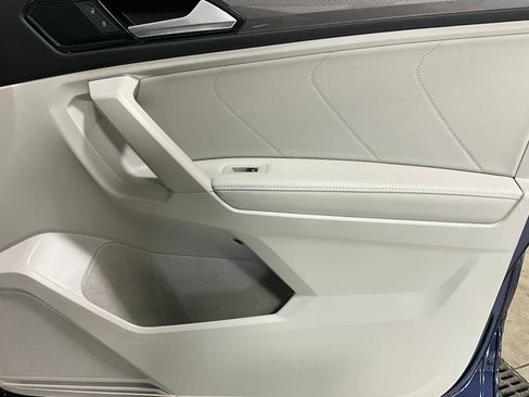 Used 2024 Volkswagen Tiguan SE image 22