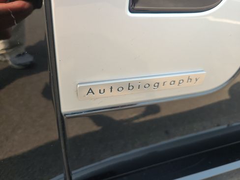 Used 2024 Land Rover Range Rover Autobiography AWD/4WD image 30