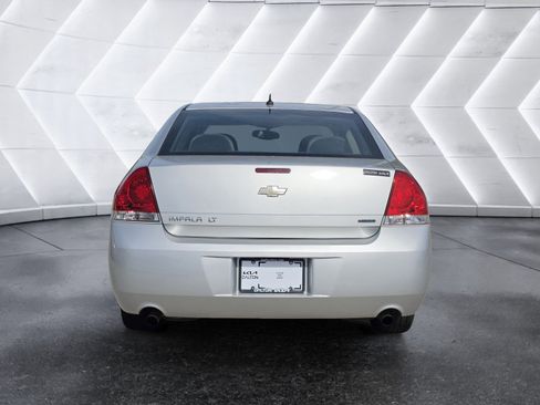 Used 2015 Chevrolet Impala LT w/ LT Sunroof Package FWD image 4
