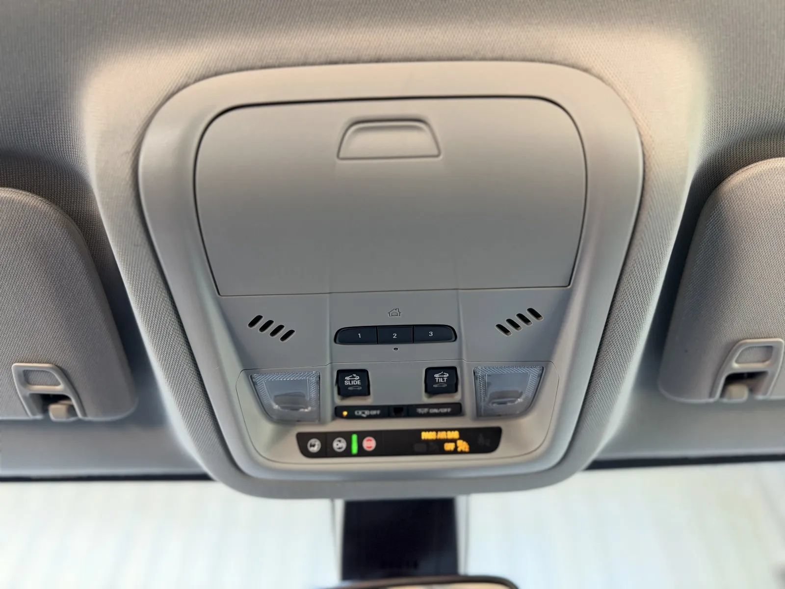 Used 2022 GMC Acadia AT4 w/ Technology Package AWD/4WD image 45
