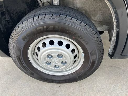 Used 2025 RAM ProMaster 2500 FWD image 10