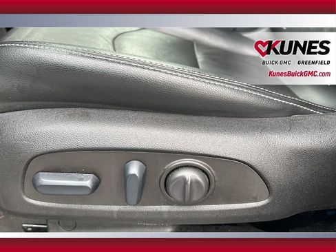 Used 2023 GMC Terrain SLT image 20