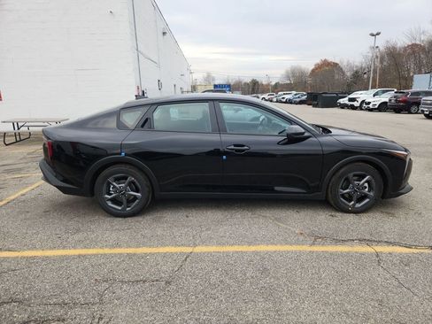 New 2025 Kia K4 LXS image 8