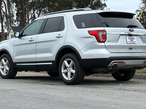 Used 2016 Ford Explorer XLT w/ Equipment Group 202A image 3