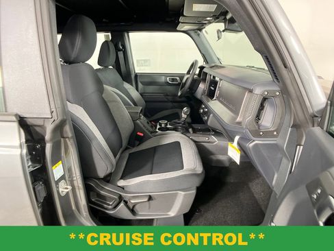 New 2025 Ford Bronco Base image 5