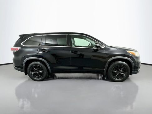 Used 2015 Toyota Highlander Plus AWD/4WD image 4