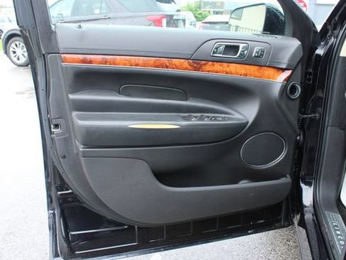Used 2019 Lincoln MKT AWD image 10