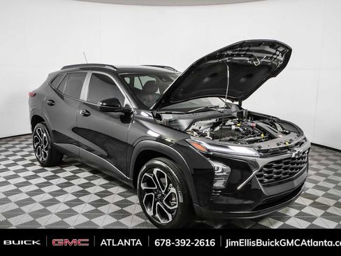 Used 2024 Chevrolet Trax RS w/ Driver Confidence Package FWD image 32