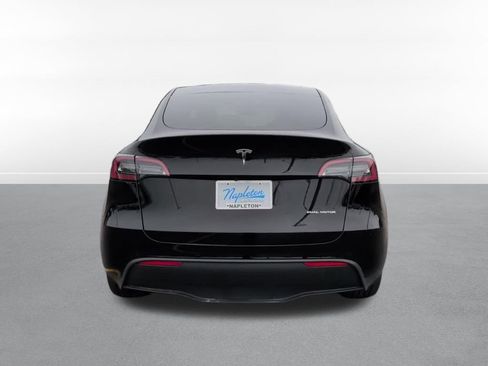 Used 2022 Tesla Model Y Long Range AWD/4WD image 7