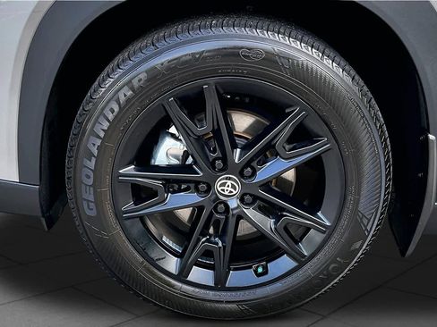 Certified 2024 Toyota Grand Highlander AWD image 11