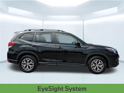 Used 2024 Subaru Forester Premium image 8