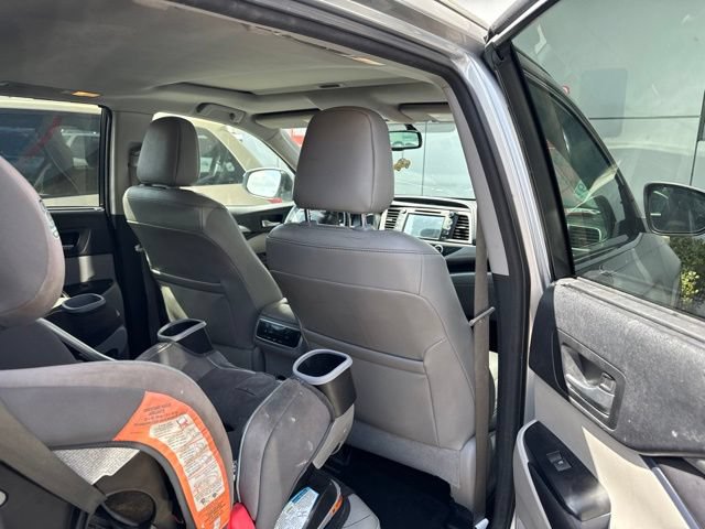 Used 2016 Toyota Highlander XLE FWD image 17