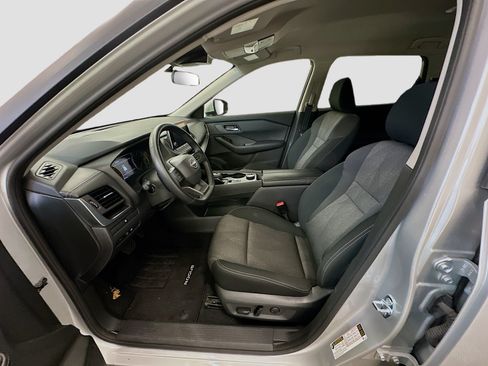 Used 2025 Nissan Rogue SV AWD/4WD image 13