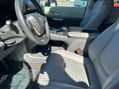 Certified 2024 Toyota Sienna XLE w/ XLE Plus Package image 11