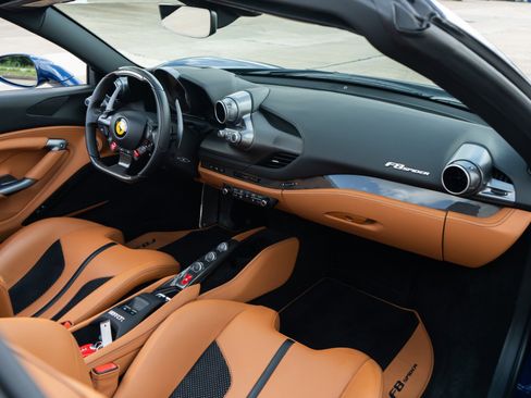 Used 2022 Ferrari F8 Tributo RWD image 21