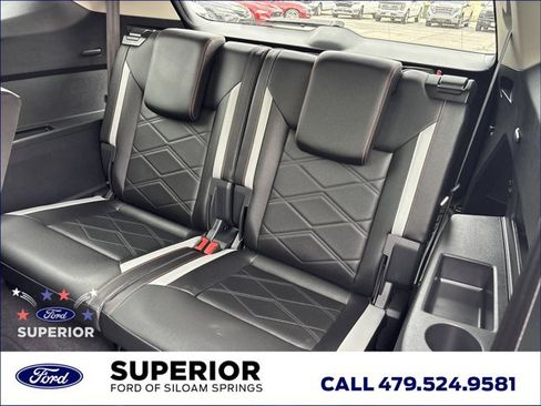 Used 2025 Volkswagen Atlas Peak Edition SE AWD/4WD image 19