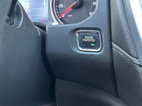 Used 2022 GMC Acadia SLE image 23