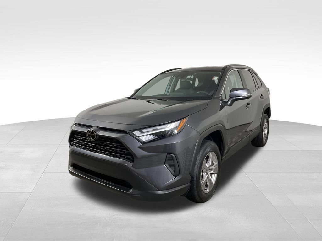 Used 2025 Toyota RAV4 XLE FWD image 4