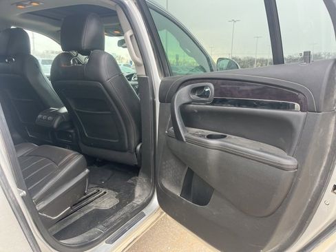 Used 2017 Buick Enclave Leather image 19