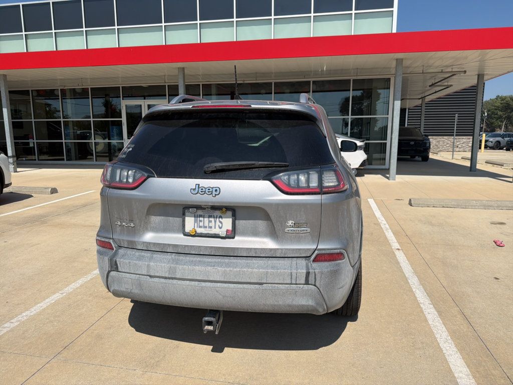 Used 2021 Jeep Cherokee Latitude AWD/4WD image 8