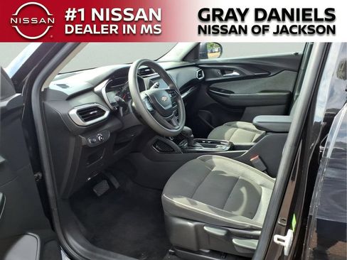 Used 2023 Chevrolet TrailBlazer LS FWD image 24