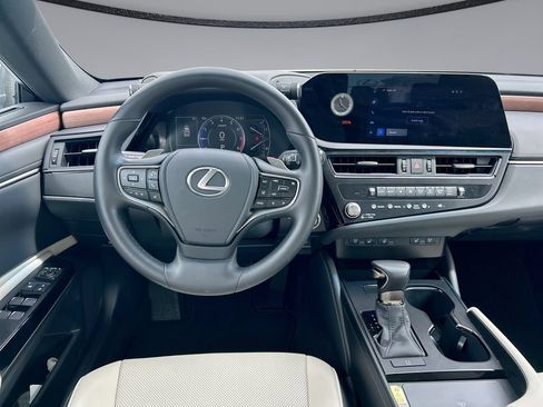 Used 2025 Lexus ES 350 w/ Premium Package FWD image 10