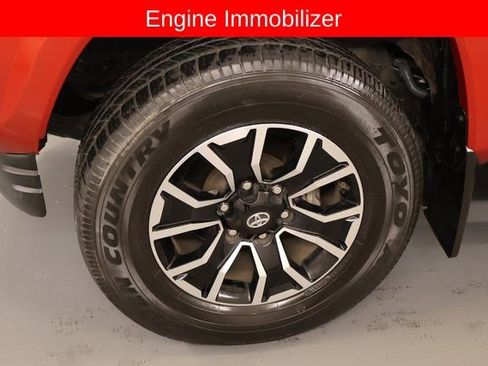 Used 2020 Toyota Tacoma TRD Sport image 9