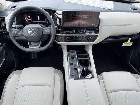 New 2026 Nissan Pathfinder SL FWD image 10