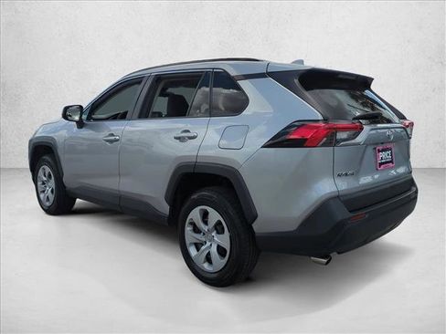 Used 2021 Toyota RAV4 LE FWD image 8