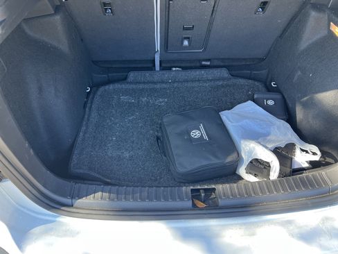 Certified 2022 Volkswagen Taos SE w/ Panoramic Sunroof Package image 31