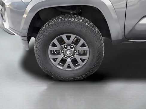 Certified 2023 Toyota Tacoma SR5 image 3
