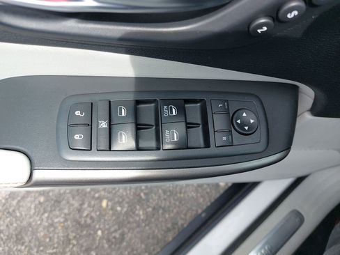 Used 2019 Jeep Cherokee Limited w/ Trailer Tow Group image 29